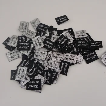 300PCS 1,5 cm*2.0 cm sidabro blizgučiai Rankų darbo žodžiai Juodo audinio tarpiklius etiketės lopai 