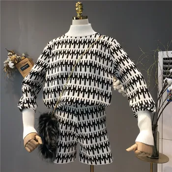 Moterų Golfo ilgomis Rankovėmis Megztinis Megztinis ir Trumpi 2019 Žiemos Vintage Modelis Žakardo Megzti 2 dalių Komplektas